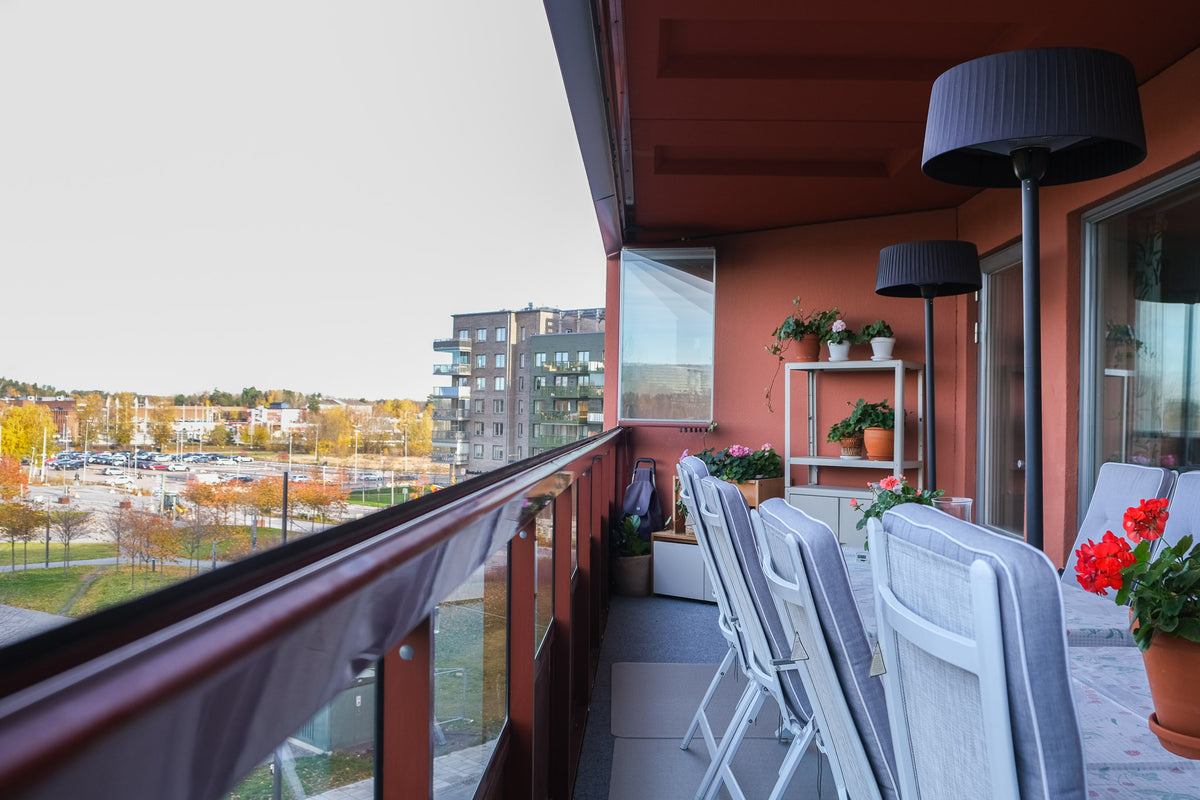 balkongrutan inglasning öppet läge med samlade glas